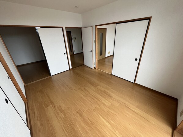 プラザ亀山の物件内観写真